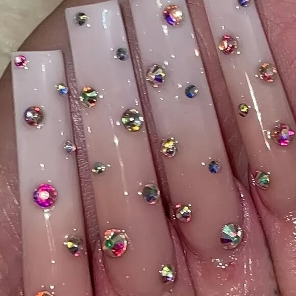 24pcs Sparkling Pink Gradient Rhinestone Press-On Nails for Women and Girls - Picture 2 of 7